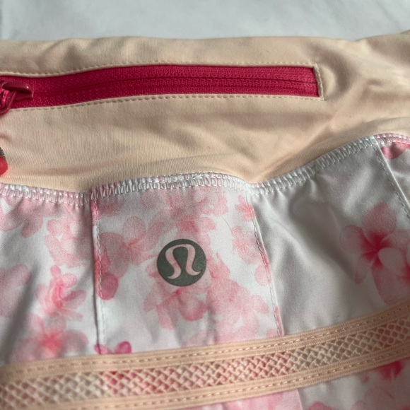 Lululemon Floral Tennis Skirt Pink White Size 6 Built In Shorts Pocket - Picture 3 of 4